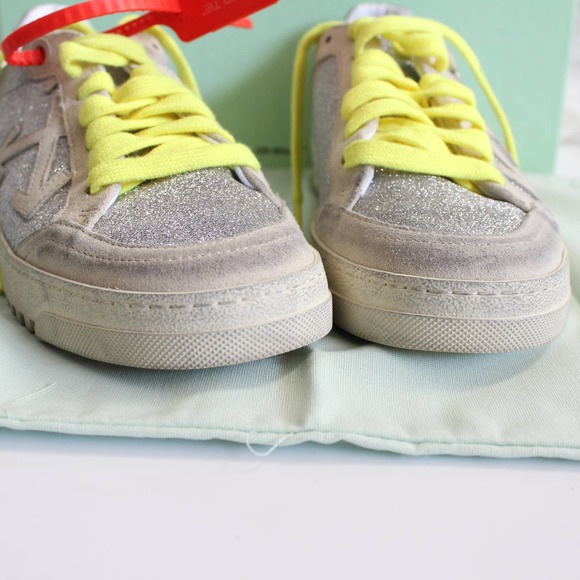 Off-White Glitter Arrow 2.0 Sneaker in Silver & White - Picture 5 of 15